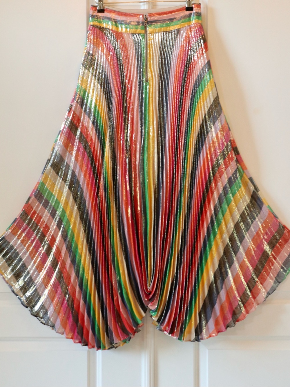 Alice + Olivia Katz Sunburst Pleated Metallic Stripe Midi Skirt - Picture 15 of 16